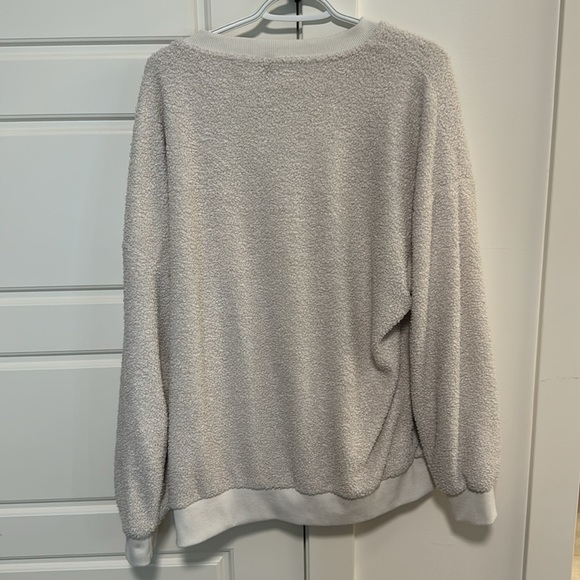 White sherpa pullover - Picture 2 of 2